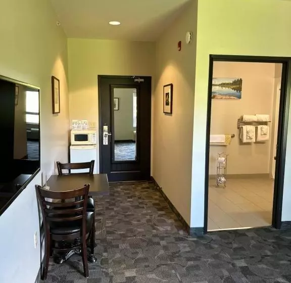 Hotelli Midland Inn & Suites