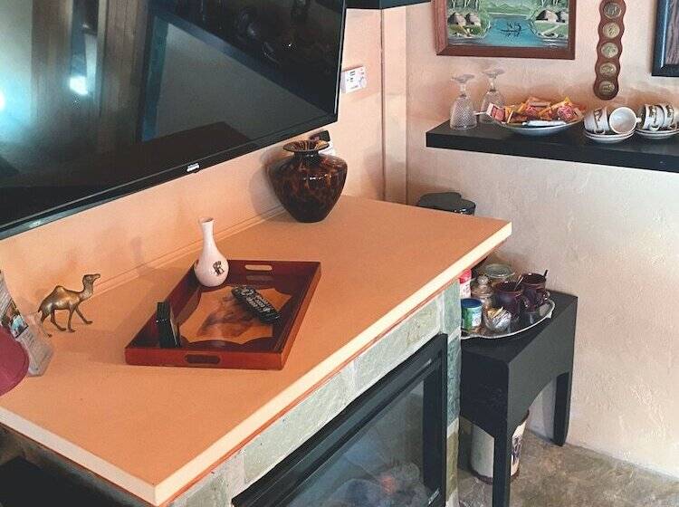 בית מלון כפרי The Stone Hedge Bed And Breakfast