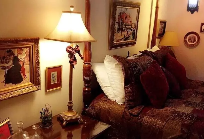 Hotelli The Stone Hedge Bed And Breakfast