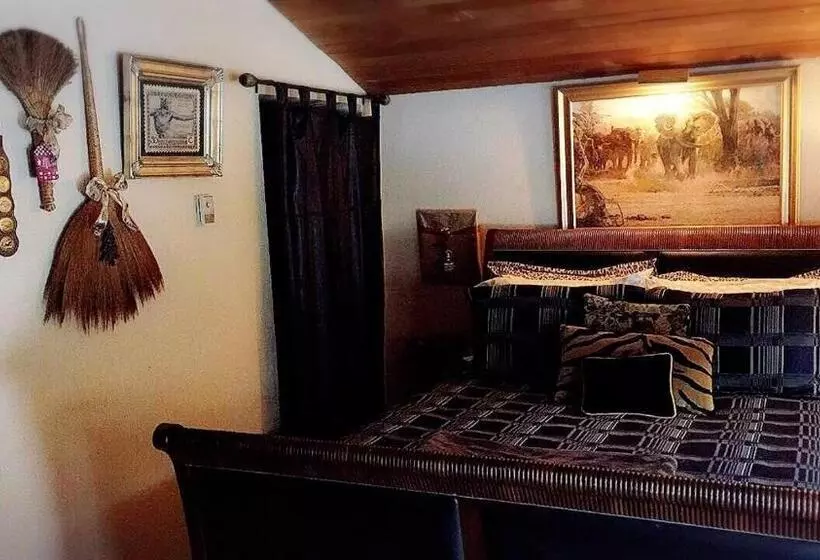 Hotelli The Stone Hedge Bed And Breakfast