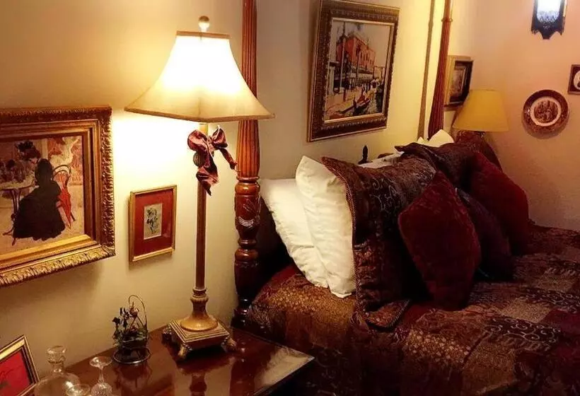 Hotelli The Stone Hedge Bed And Breakfast