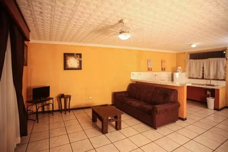 Melrost Airport Bed & Breakfast