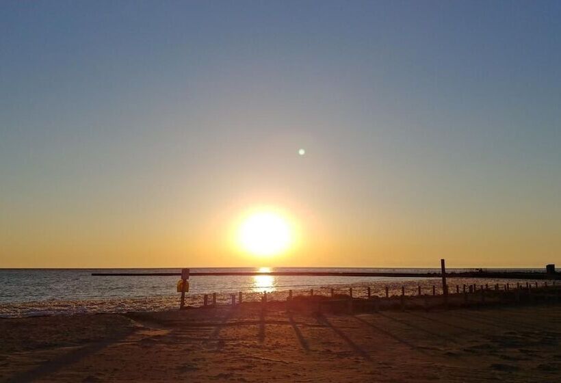 Sand Castle Suites Motel