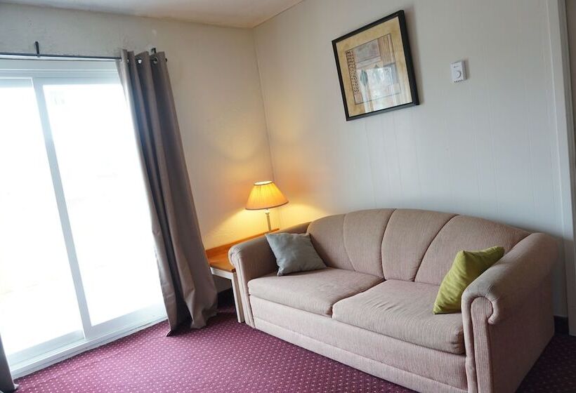 Sand Castle Suites Motel