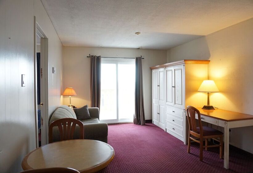 Sand Castle Suites Motel