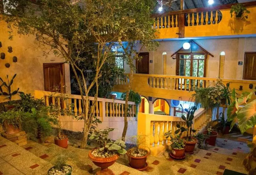 هاستل Tuzco Lodge