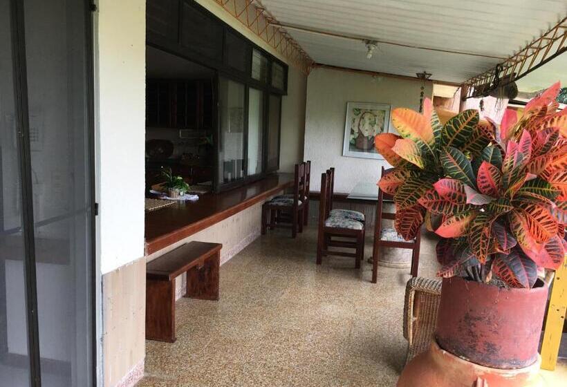 Bed and Breakfast Finca Machangara