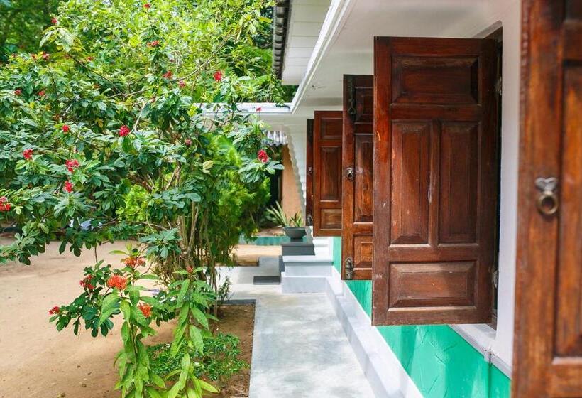 Hostel First Mirissa