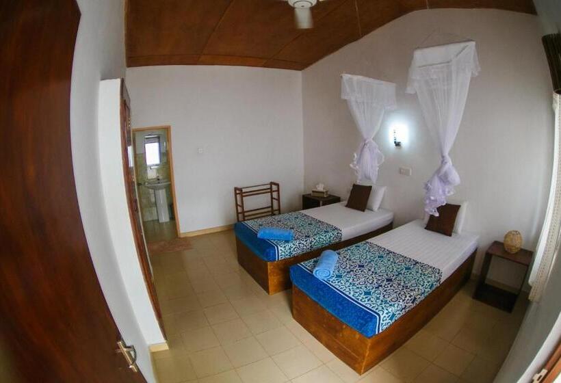 Hostel First Mirissa