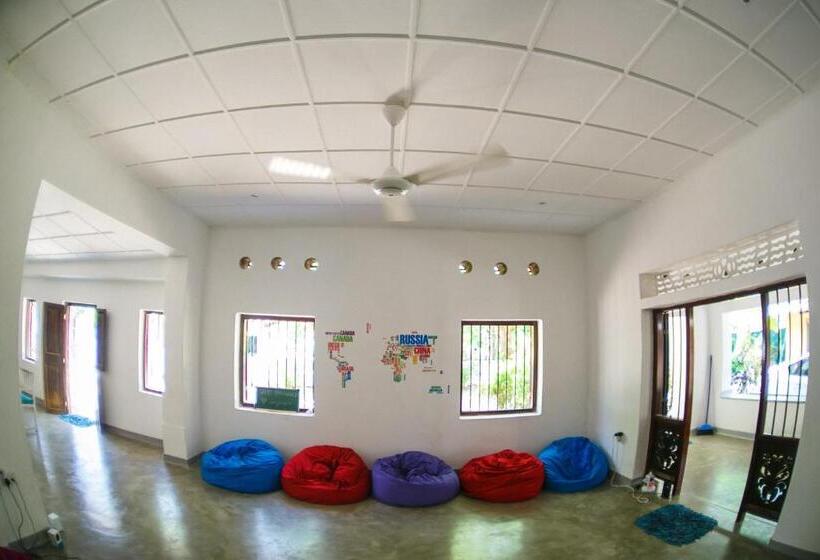 Hostel First Mirissa