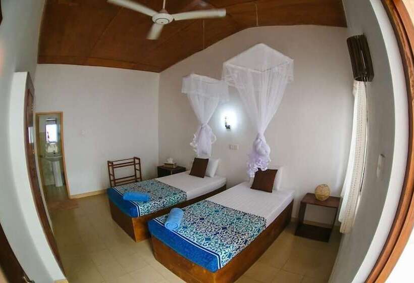 Hostel First Mirissa