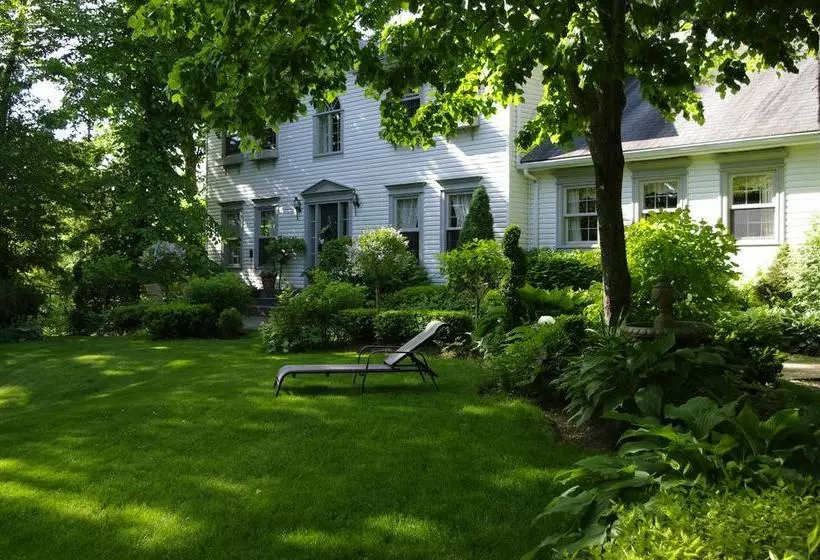 Hotelli Blue Forest Lane Bed And Breakfast