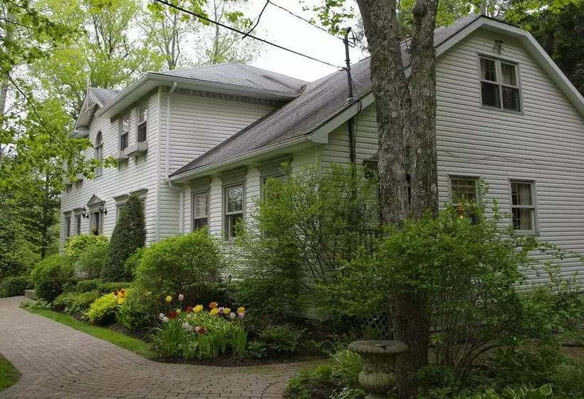Hotelli Blue Forest Lane Bed And Breakfast