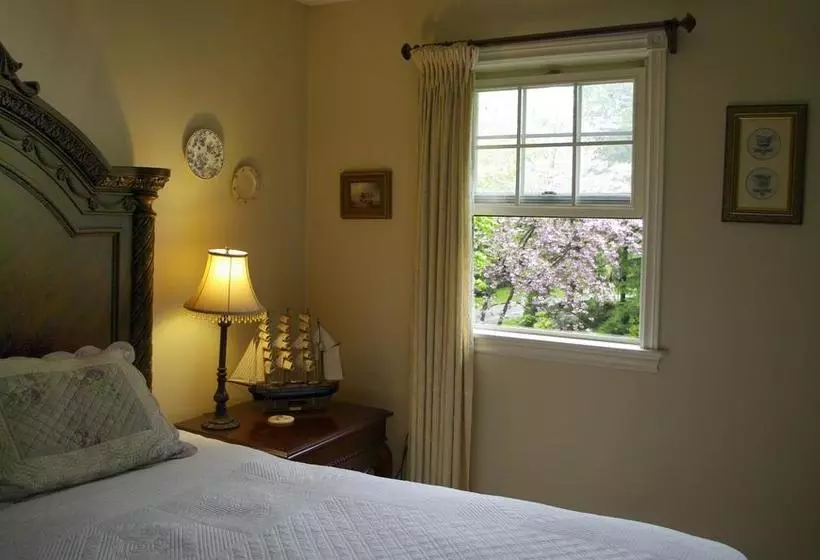 Hotelli Blue Forest Lane Bed And Breakfast