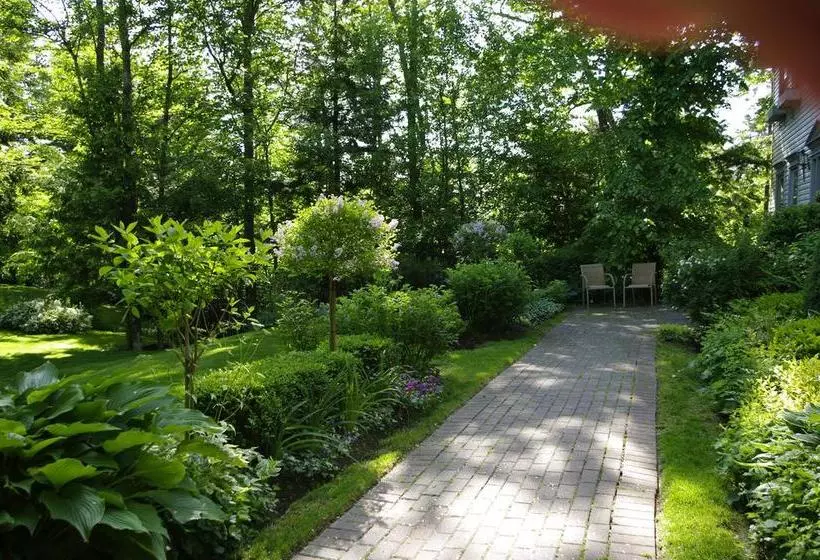 Hotelli Blue Forest Lane Bed And Breakfast