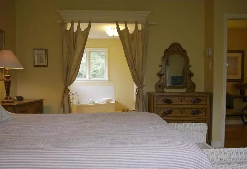 Hotelli Blue Forest Lane Bed And Breakfast