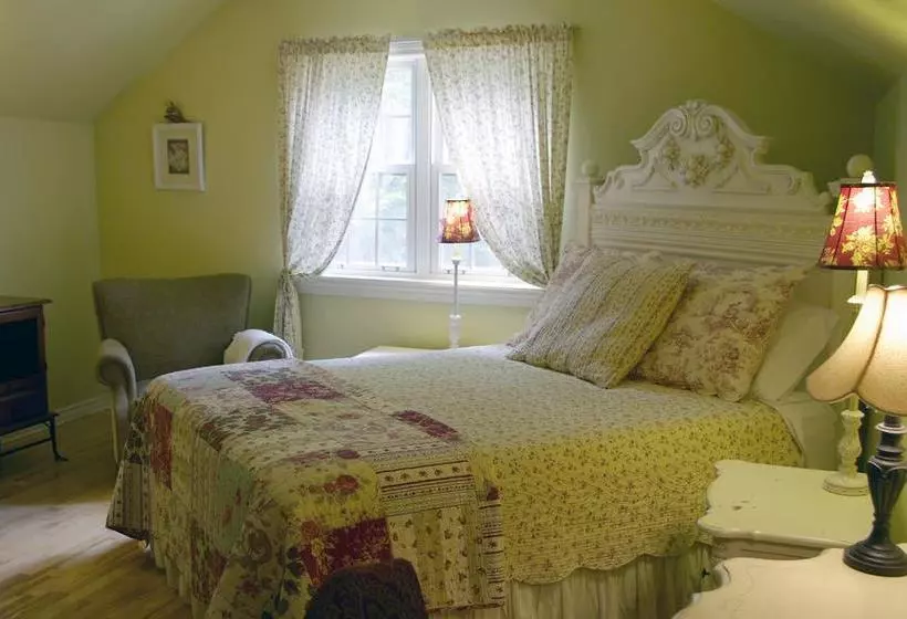 Hotelli Blue Forest Lane Bed And Breakfast