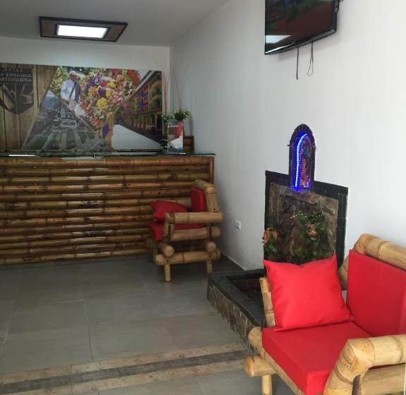 هتل La Embajada Antioqueña