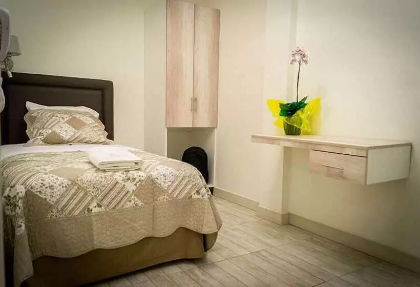 هتل Natural Green Lounge