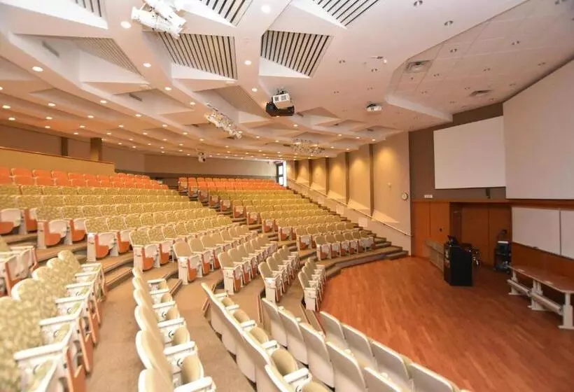 Hotelli Residence & Conference Centre   London