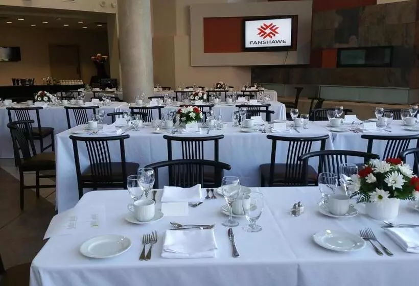 Hotelli Residence & Conference Centre   London
