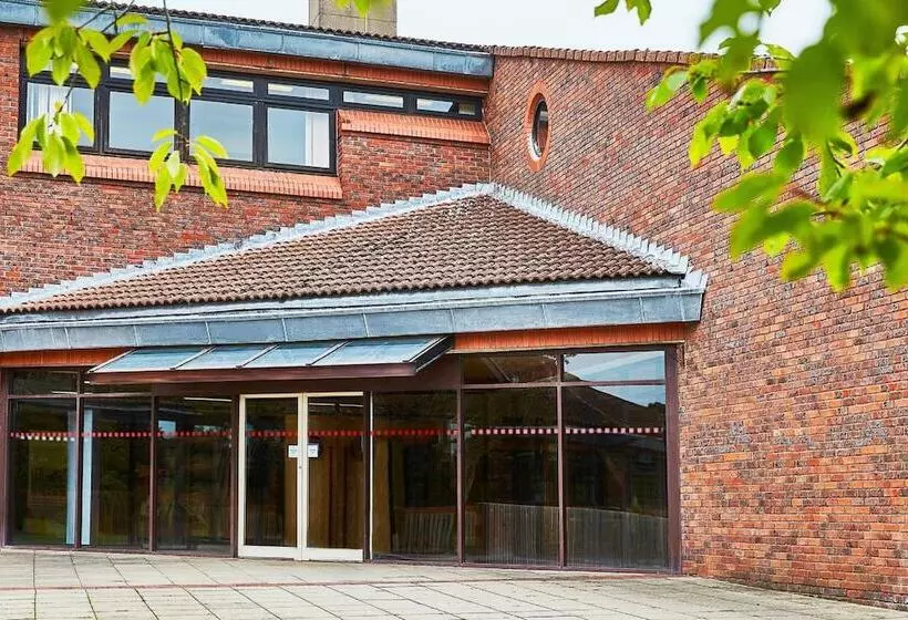 Hotelli Yarnfield Park Training And Conference Centre
