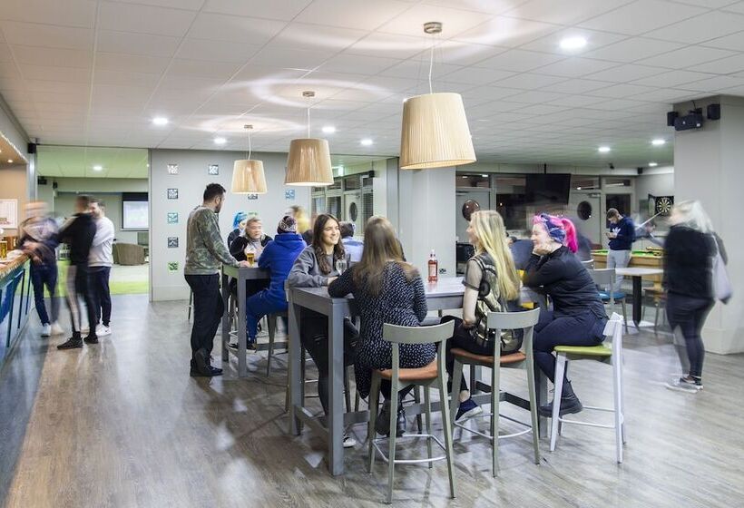 فندق Yarnfield Park Training And Conference Centre