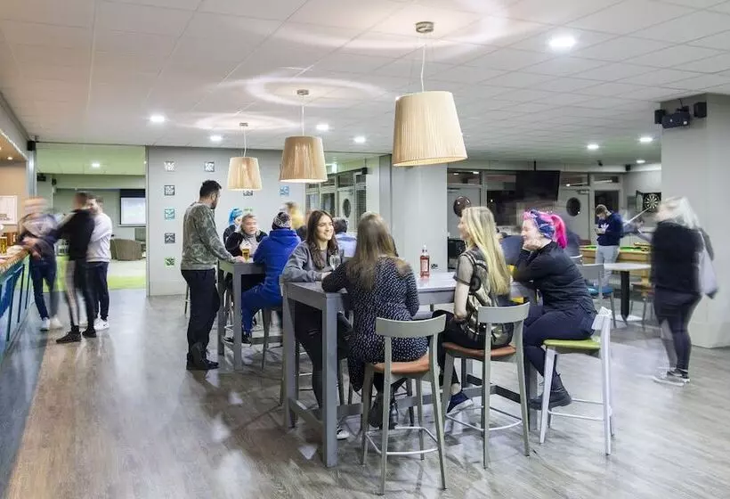 Hotelli Yarnfield Park Training And Conference Centre
