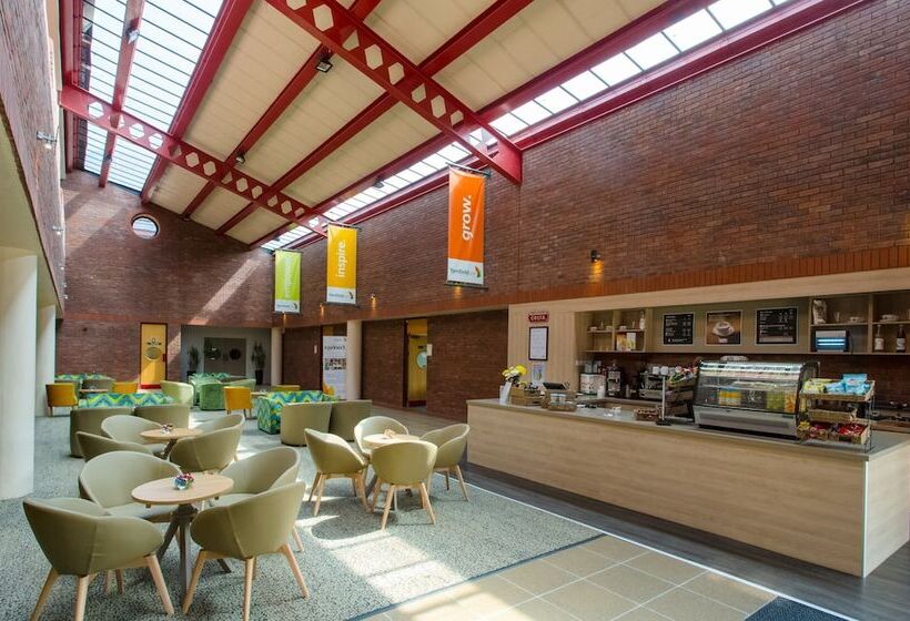 فندق Yarnfield Park Training And Conference Centre