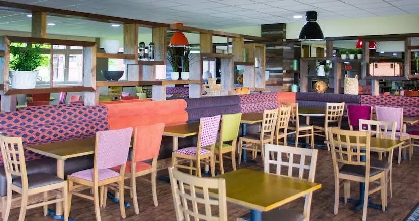 Hotelli Yarnfield Park Training And Conference Centre