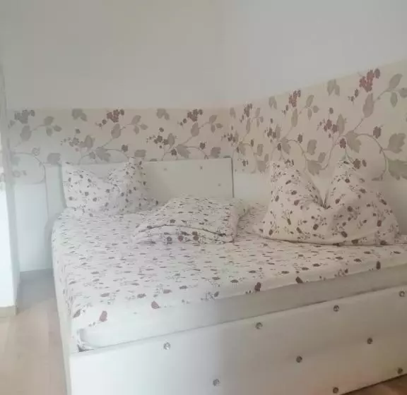 ユースホステル Helga House
