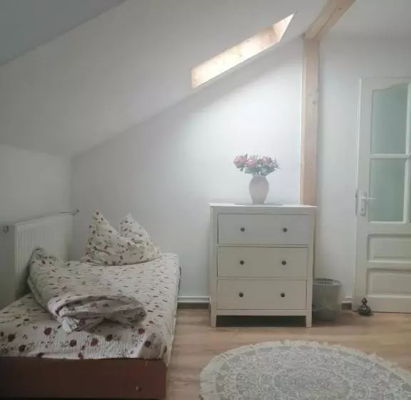 ユースホステル Helga House