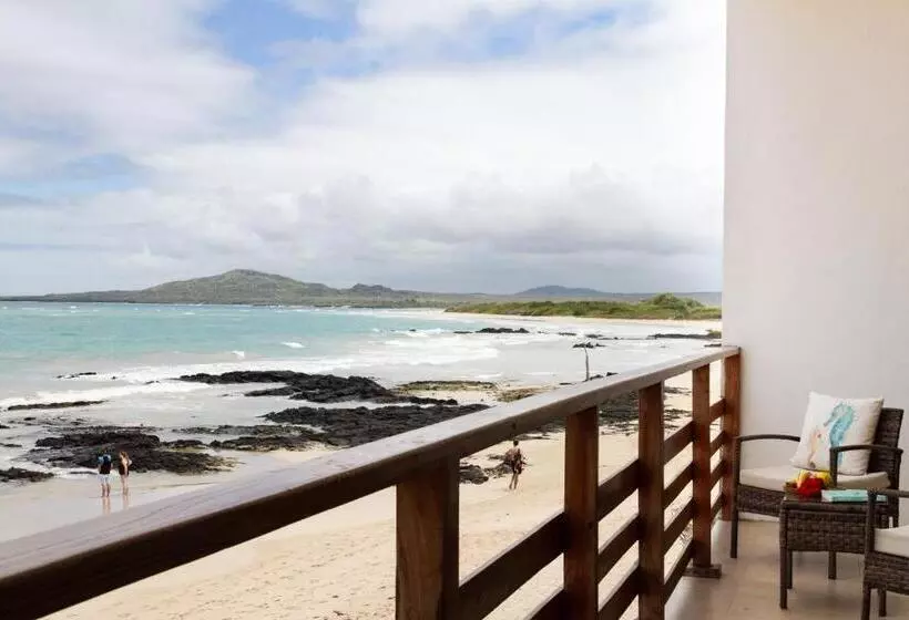 تختخواب و صبحانه Cormorant Beach House