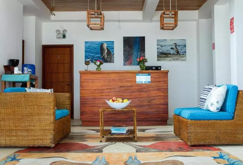 تختخواب و صبحانه Cormorant Beach House