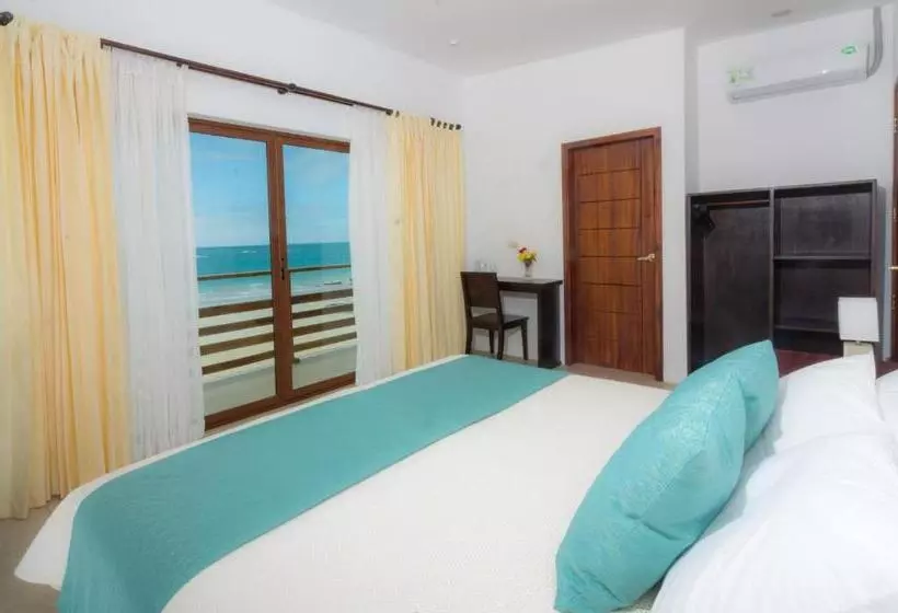 تختخواب و صبحانه Cormorant Beach House