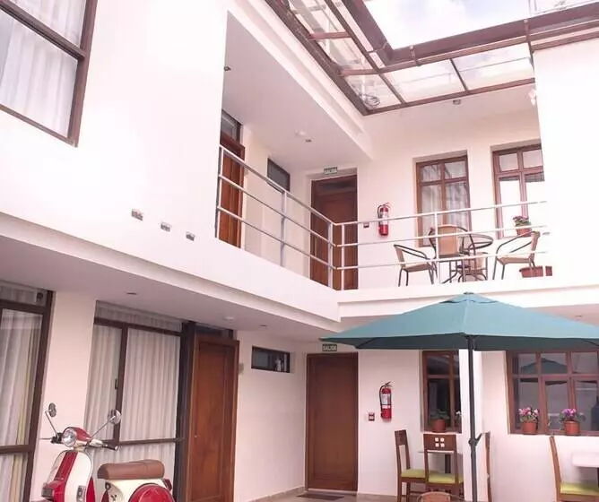 Bed and Breakfast Hostal Casa De Lidice