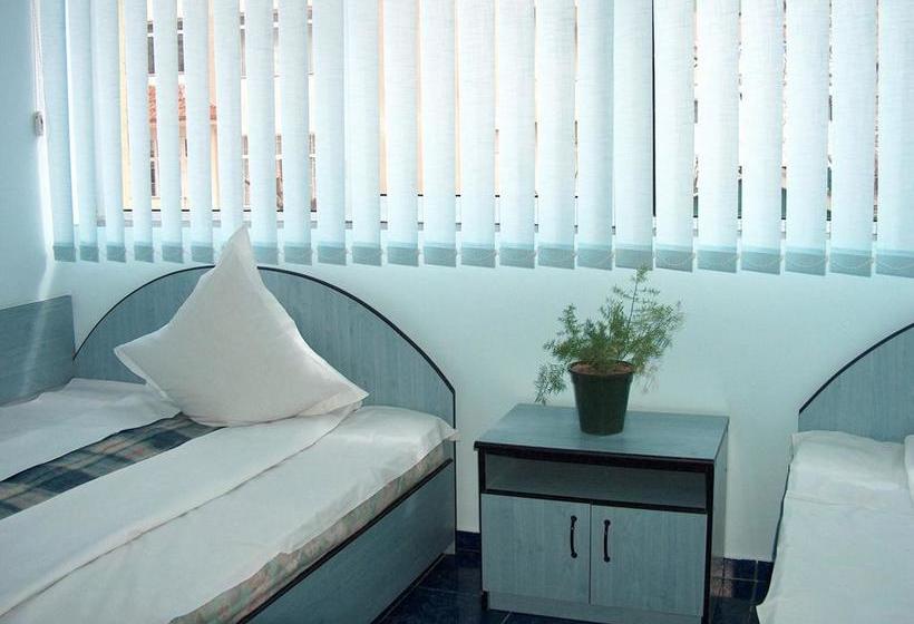 민박 Paradox Movila