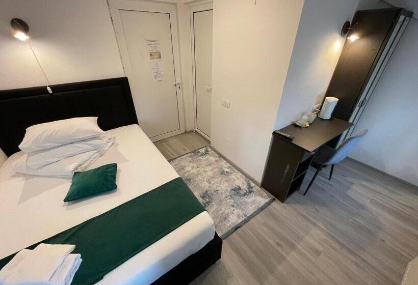 تختخواب و صبحانه Pensiunea Pictorilor