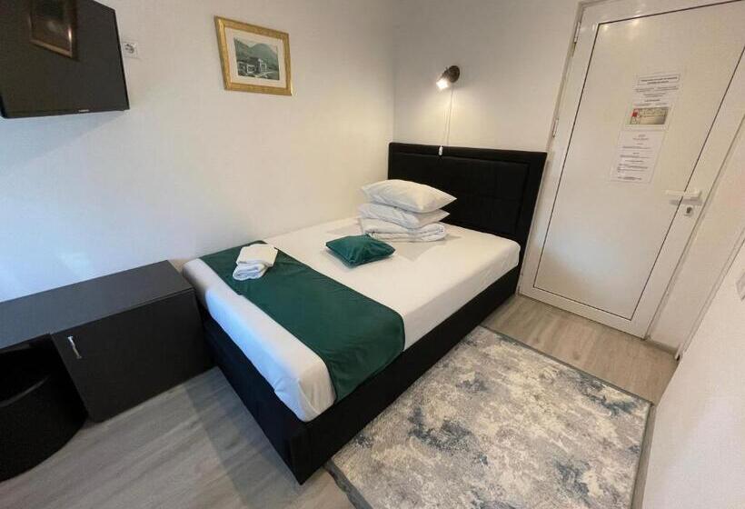 تختخواب و صبحانه Pensiunea Pictorilor