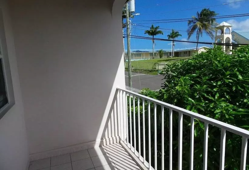 Caribbean Inn And Suites