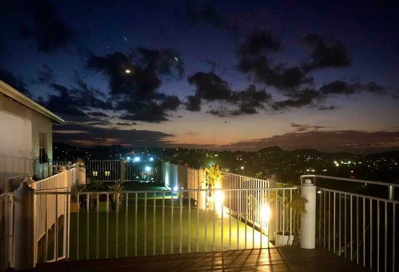 Caribbean Inn And Suites