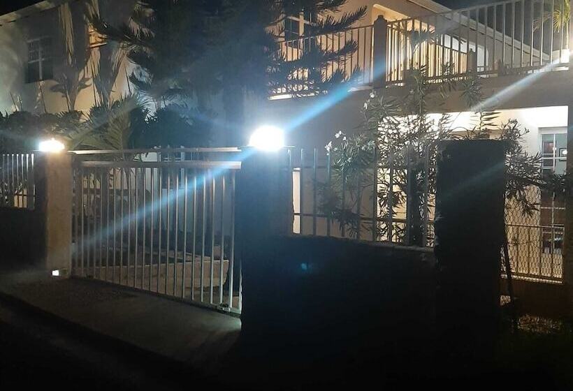 Caribbean Inn And Suites