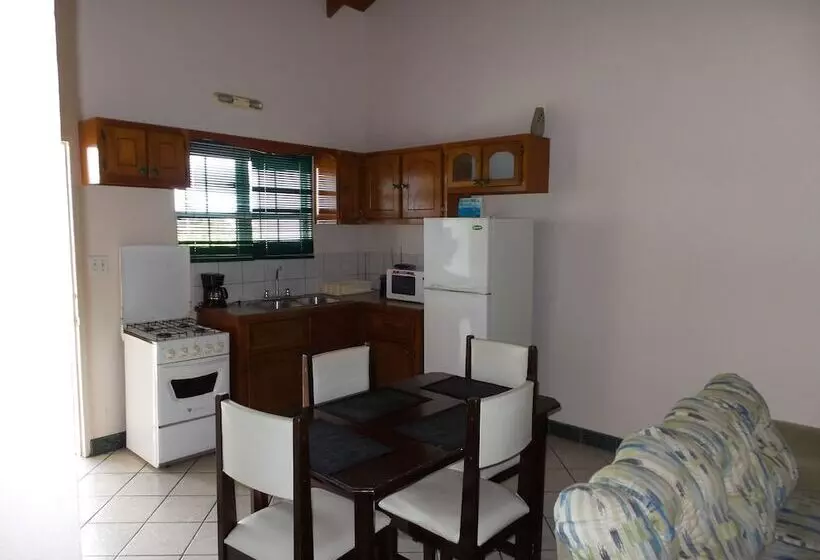 Caribbean Inn And Suites