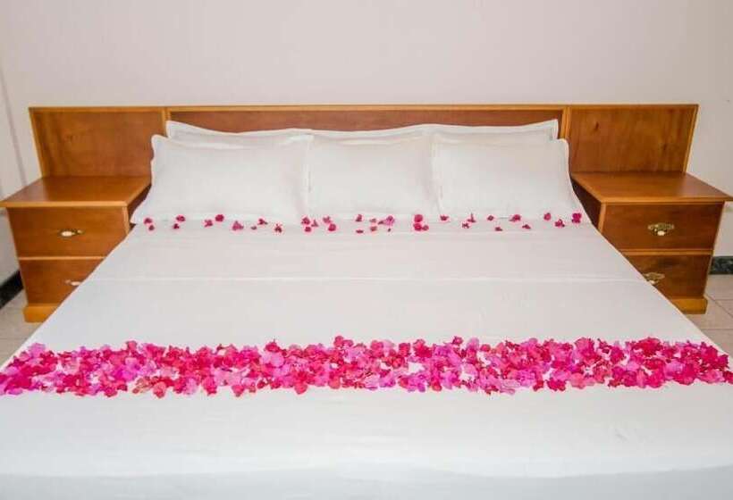 Caribbean Inn And Suites