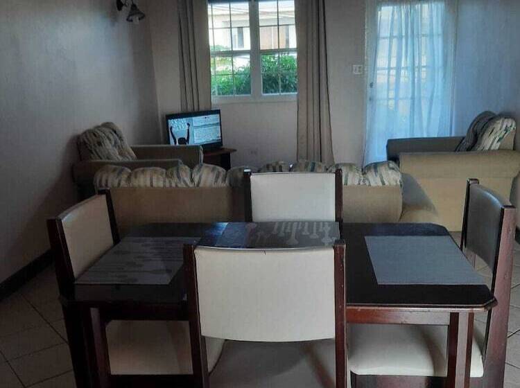 Caribbean Inn And Suites