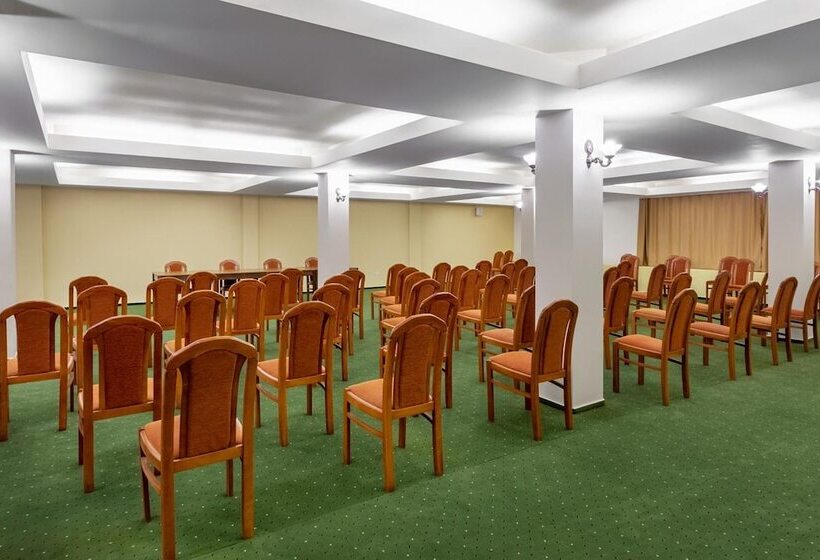 هتل Bran Brad Bega