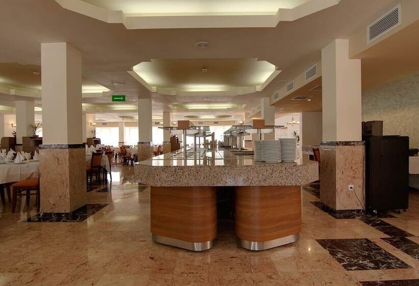 هتل Bran Brad Bega