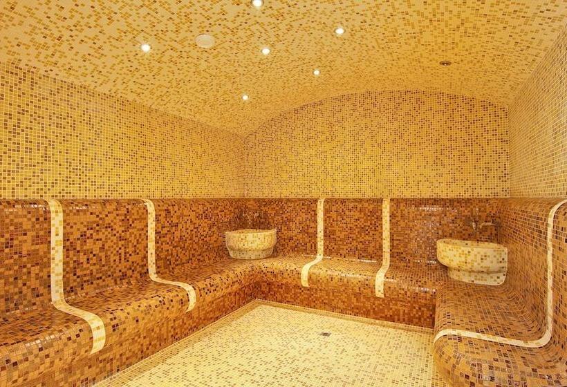 هتل Bran Brad Bega