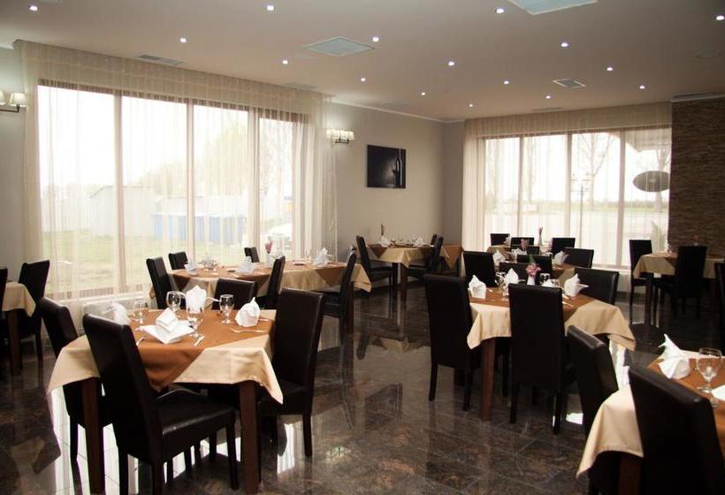 ホテル Hanul De La Rascruce