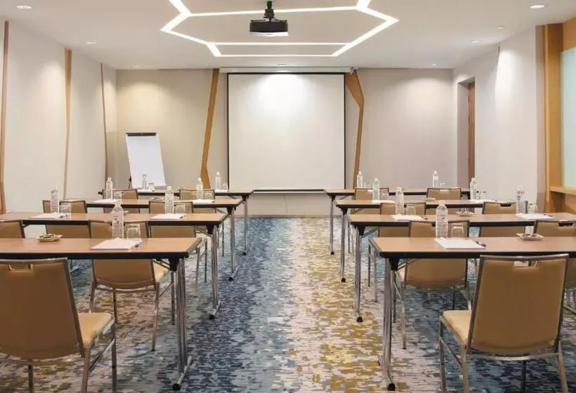 ホテル Holiday Inn Express Baruna, An Ihg